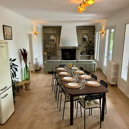 بيت للعطل Maison De *